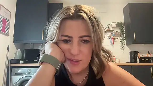 Snapshot of annabellewarick chatting on 07.19.26 annabellewarick online show from 07.19.26