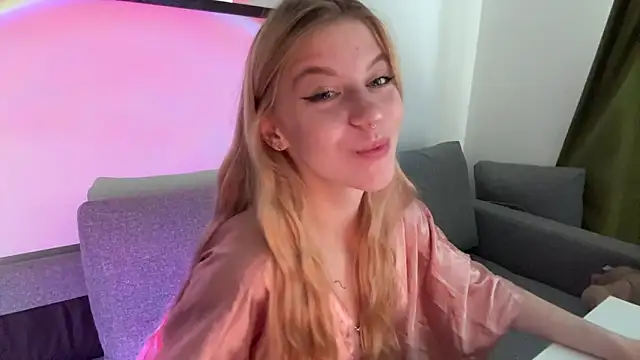 Fanny Fresh online show from 05.10.26