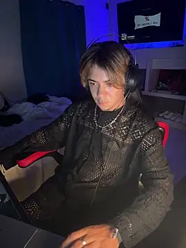 Snapshot of AngelLatinBoy chatting on 03.26.26 AngelLatinBoy online show from 03.26.26