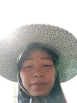 Yellow-pink online show from 04.21.26