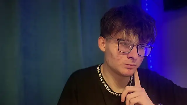 Snapshot of niksikor chatting on 04.11.26 niksikor online show from 04.11.26