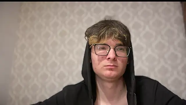 Snapshot of niksikor chatting on 04.15.26 niksikor online show from 04.15.26