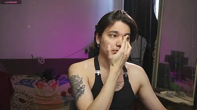 Snapshot of Badtwinkboys chatting on 05.06.26 Badtwinkboys online show from 05.06.26