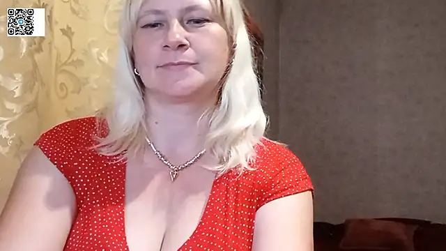 Snapshot of DiamondLady555 chatting on 06.21.26 DiamondLady555 online show from 06.21.26