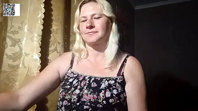 Snapshot of DiamondLady555 chatting on 07.07.26 DiamondLady555 online show from 07.07.26