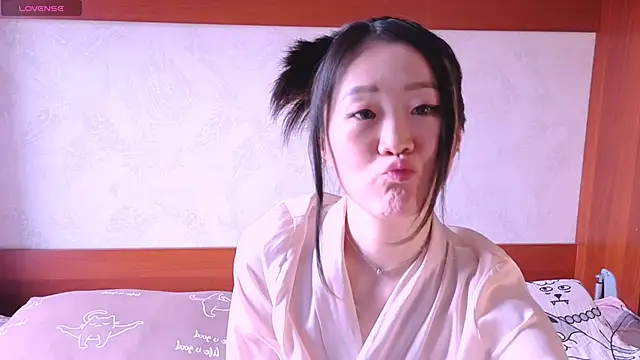 Snapshot of AikooYamada chatting on 05.30.26 AikooYamada online show from 05.30.26