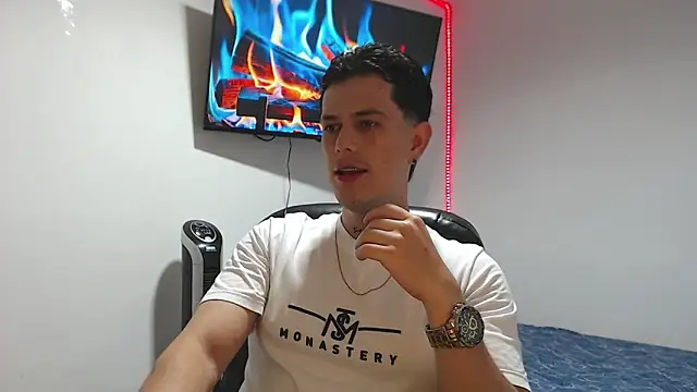 Snapshot of JUAN_CAMILOXXX chatting on 04.29.26 JUAN CAMILOXXX online show from 04.29.26