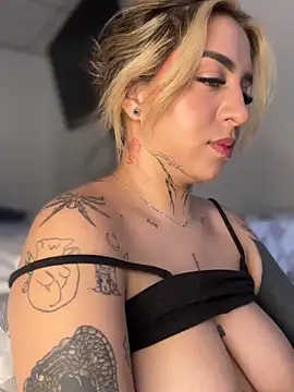 CarolQueen1  online show from 04.18.26