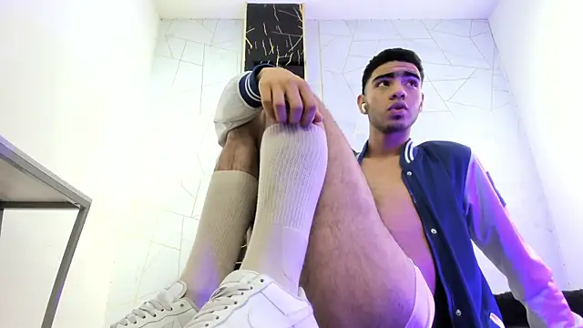 Valentin Lux online show from 04.17.26