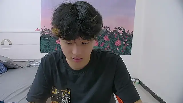 Snapshot of icecream-002 chatting on 04.27.26 icecream-002 online show from 04.27.26