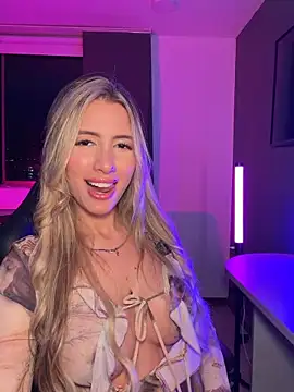 Snapshot of Ambarprada chatting on 05.19.26 Ambarprada online show from 05.19.26