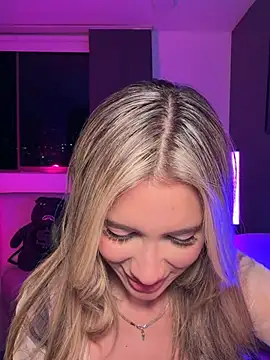 Snapshot of Ambarprada chatting on 05.19.26 Ambarprada online show from 05.19.26