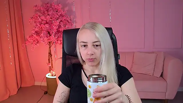 CarolMoor online show from 04.24.26