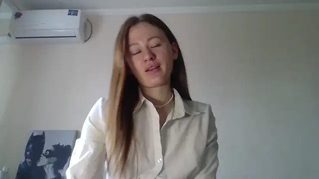 Whisper Of Desire online show from 04.22.26