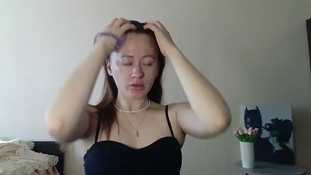 Whisper Of Desire online show from 04.28.26