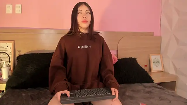 Snapshot of KittyVelve chatting on 07.04.26 KittyVelve online show from 07.04.26