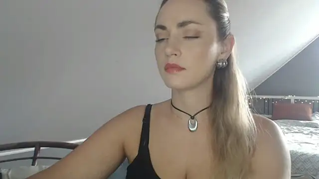 Snapshot of ScarlettSensitive chatting on 06.30.26 ScarlettSensitive online show from 06.30.26