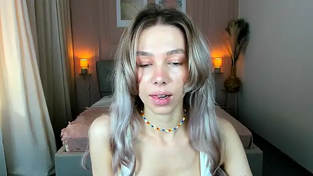 LuluAlis online show from 04.22.26