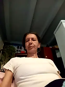 Snapshot of Tania9876 chatting on 05.16.26 Tania9876 online show from 05.16.26