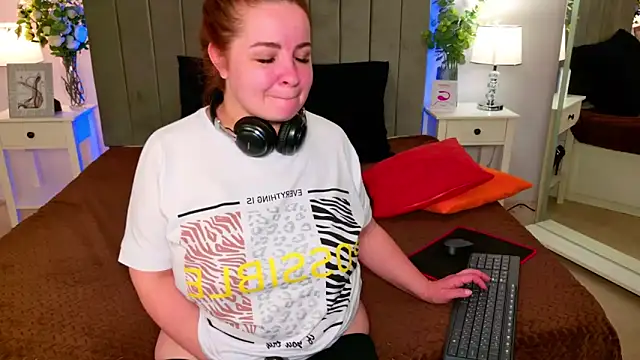 Snapshot of Riises chatting on 06.18.26 Riises online show from 06.18.26