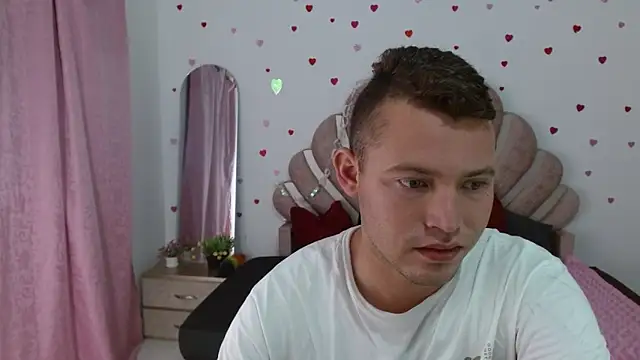 Snapshot of sven_fox723 chatting on 05.15.26 sven fox723 online show from 05.15.26