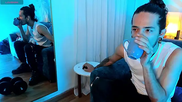 Skinny Mac online show from 04.12.26