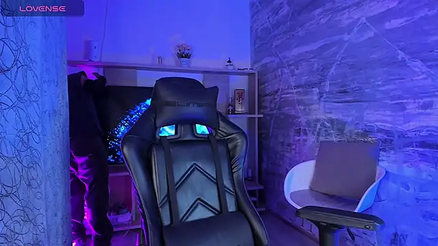 NicoKinggs  online show from 04.08.26