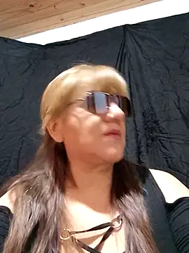 luanacurvy online show from 04.22.26