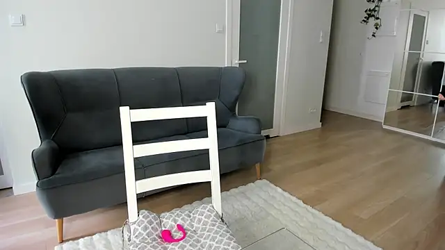 Snapshot of Dorimena chatting on 05.31.26 Dorimena online show from 05.31.26