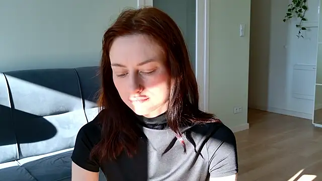 Snapshot of Dorimena chatting on 06.17.26 Dorimena online show from 06.17.26