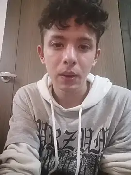 Snapshot of Daniel_Roy chatting on 04.17.26 Daniel Roy online show from 04.17.26
