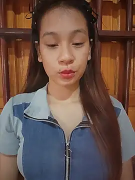 Snapshot of -Hicici- chatting on 07.29.26 -Hicici- online show from 07.29.26
