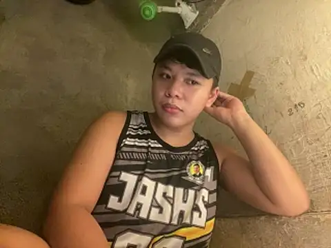 Snapshot of urasianrey chatting on 04.29.26 urasianrey online show from 04.29.26