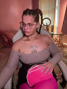 Snapshot of EmiliaSunx chatting on 03.18.26 EmiliaSunx online show from 03.18.26