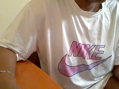 Snapshot of melaninebony2 chatting on 04.02.26 melaninebony2 online show from 04.02.26