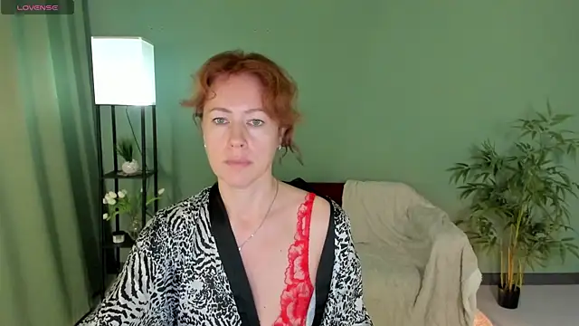 Snapshot of LeticiaRomano chatting on 07.07.26 LeticiaRomano online show from 07.07.26