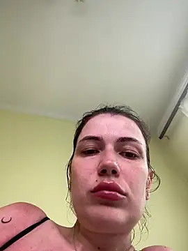 Snapshot of Cutee_Erika chatting on 07.17.26 Cutee Erika online show from 07.17.26