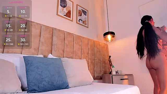 AgathaSavage online show from 04.16.26