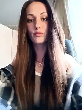 Snapshot of LunaCrystall chatting on 04.19.26 LunaCrystall online show from 04.19.26