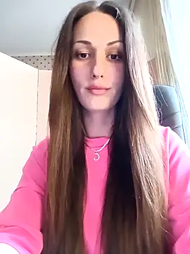 Snapshot of LunaCrystall chatting on 04.21.26 LunaCrystall online show from 04.21.26
