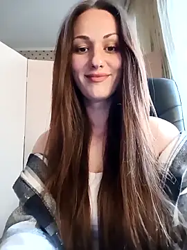 Snapshot of LunaCrystall chatting on 04.28.26 LunaCrystall online show from 04.28.26