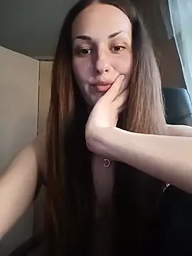 Snapshot of LunaCrystall chatting on 05.20.26 LunaCrystall online show from 05.20.26