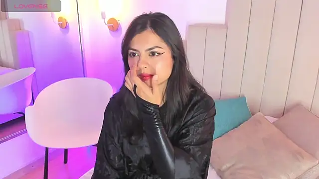 Snapshot of Zoee_Kravitz chatting on 03.12.26 Zoee Kravitz online show from 03.12.26