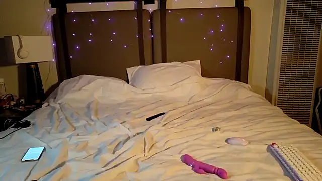 Snapshot of laycieizlaceddd chatting on 04.06.26 laycieizlaceddd online show from 04.06.26