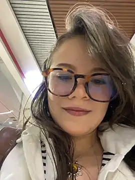 Snapshot of Tallulah_Kinky chatting on 04.08.26 Tallulah Kinky online show from 04.08.26