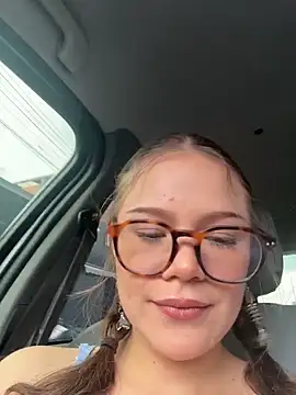 Snapshot of Tallulah_Kinky chatting on 04.15.26 Tallulah Kinky online show from 04.15.26