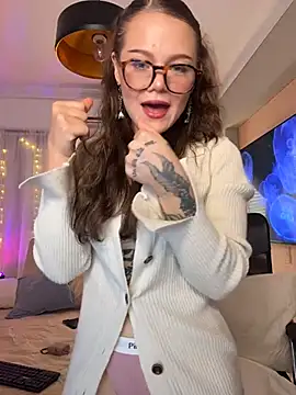 Snapshot of Tallulah_Kinky chatting on 04.17.26 Tallulah Kinky online show from 04.17.26