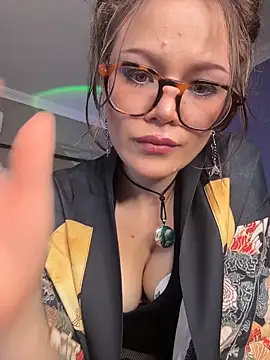 Snapshot of Tallulah_Kinky chatting on 05.15.26 Tallulah Kinky online show from 05.15.26
