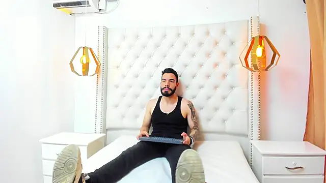 JEAN LEWIS2 online show from 04.17.26