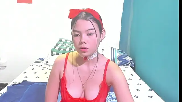 Snapshot of Draculaura_X chatting on 05.28.26 Draculaura X online show from 05.28.26